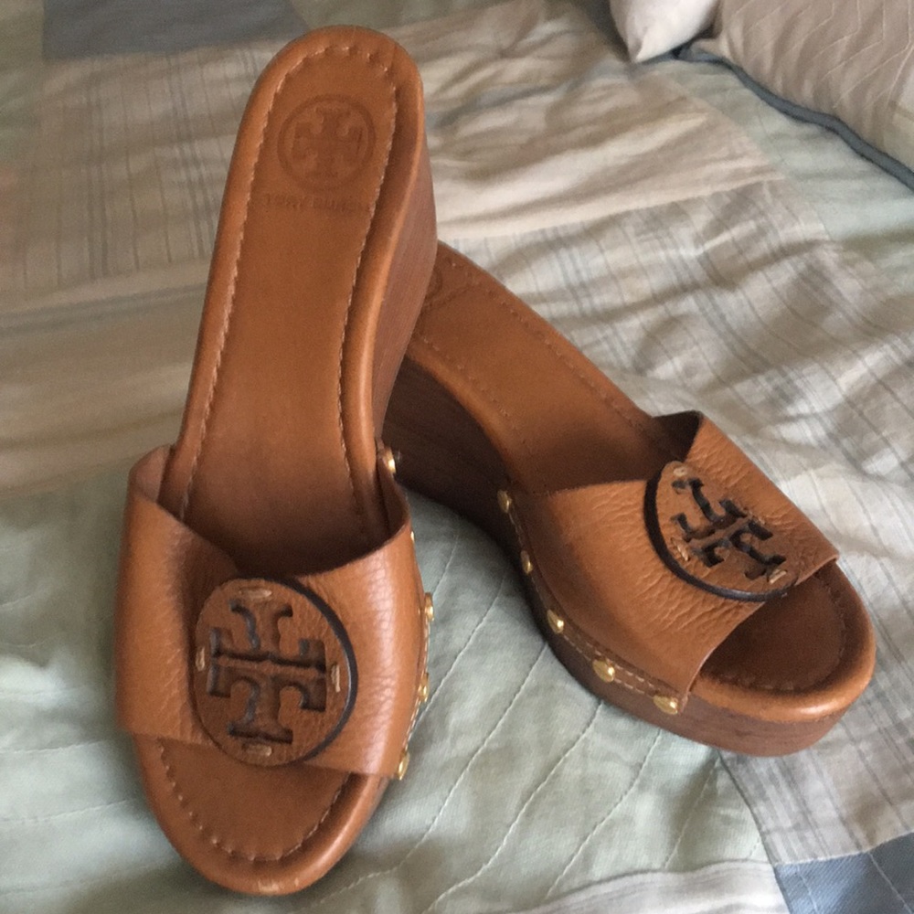Tori Burch Tan Leather Slides